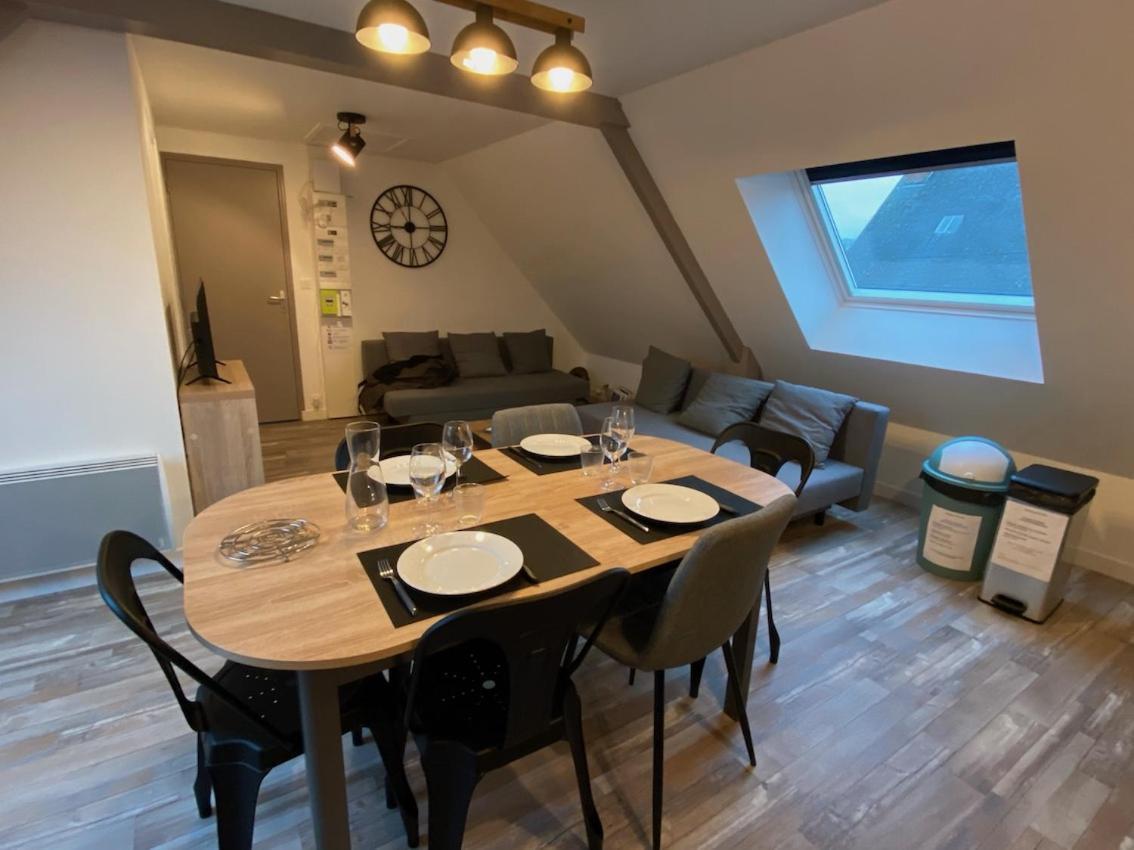 Residence Des 3 Iles, En Plein Centre-Ville, A 5 Min Des Plages, 3 Appartements Neufs Étables Exterior foto